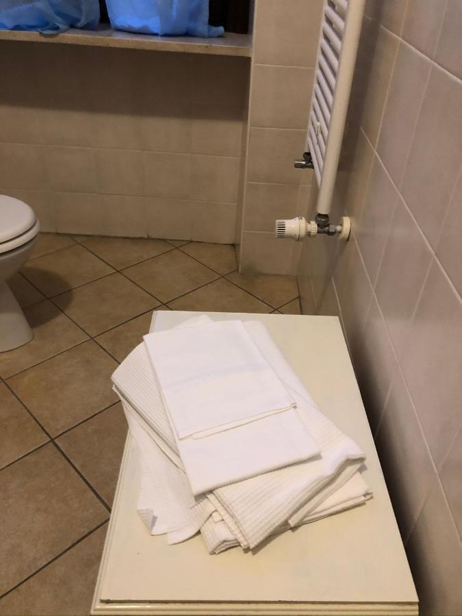 Il Gatto E La Volpe Hotel Avigliana Eksteriør billede